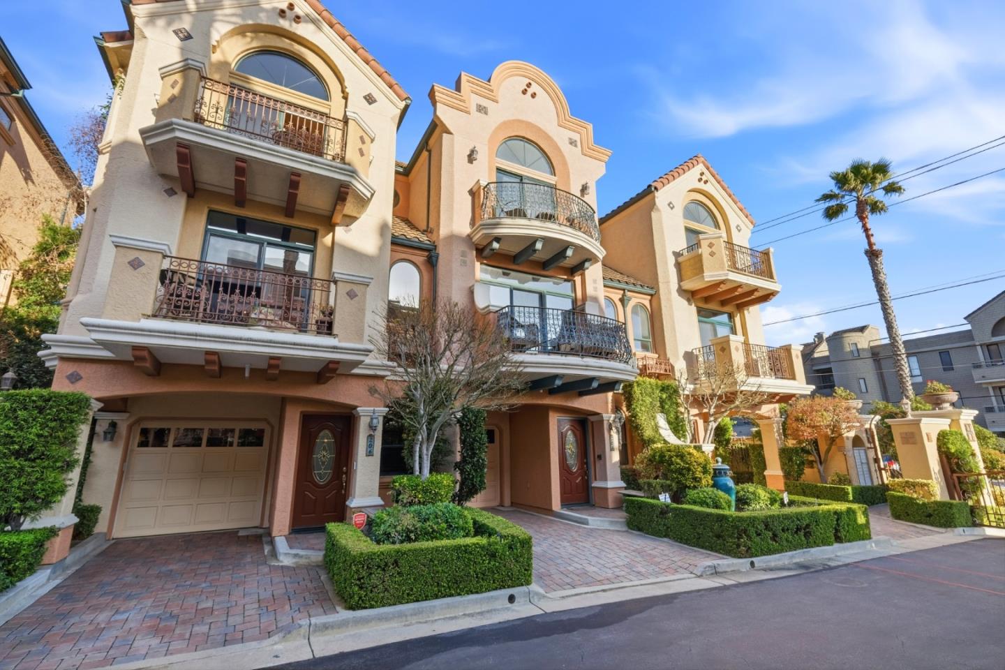 Front Image Thumbnail for ML82034641