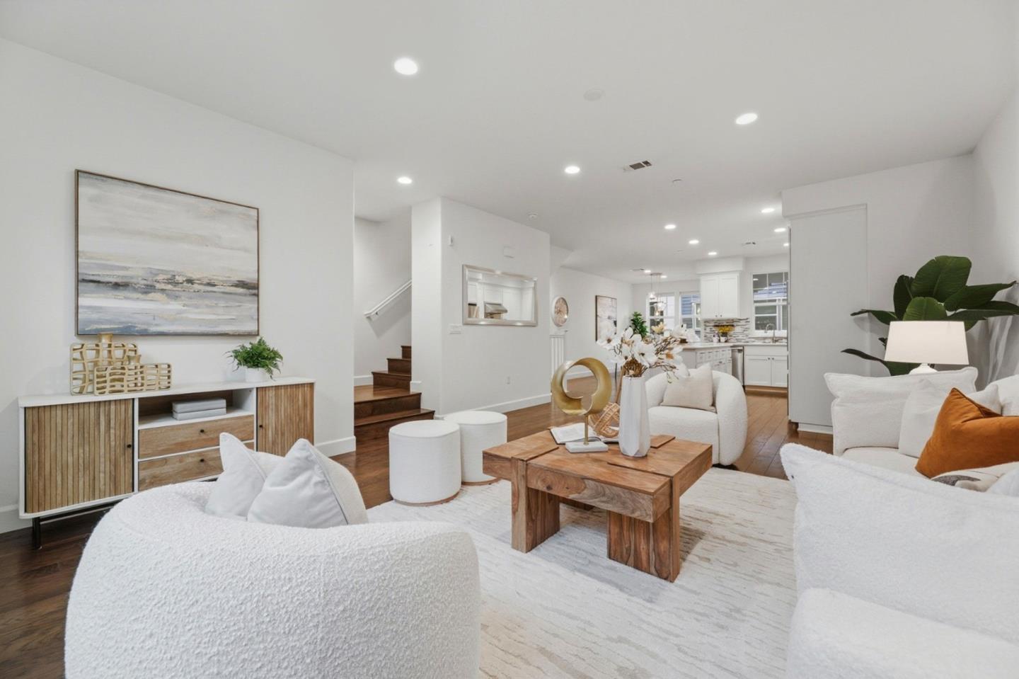 Front Image Thumbnail for ML82034703