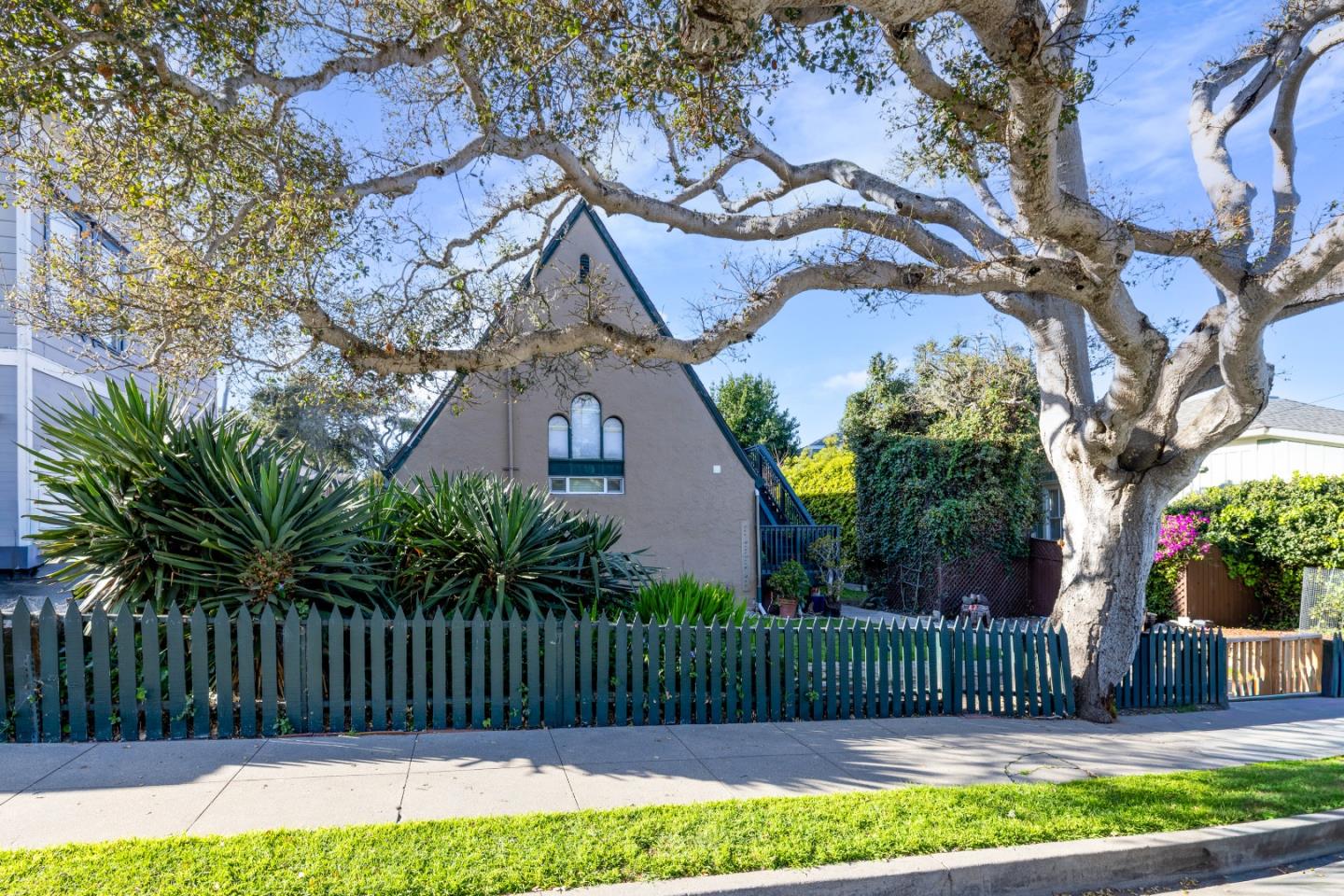 Front Image Thumbnail for ML82034794