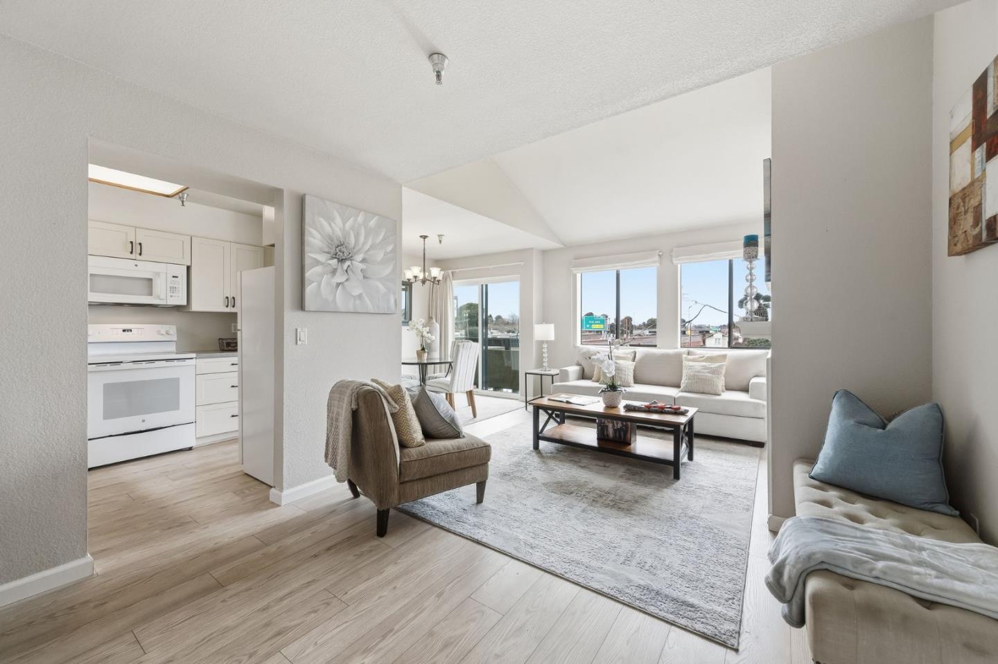 Front Image Thumbnail for ML82034796