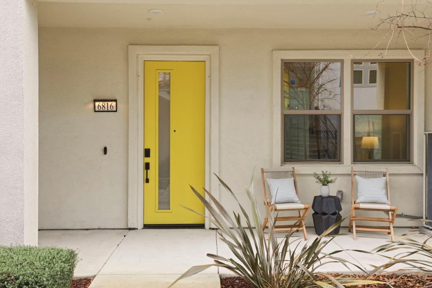 Front Image Thumbnail for ML82034856