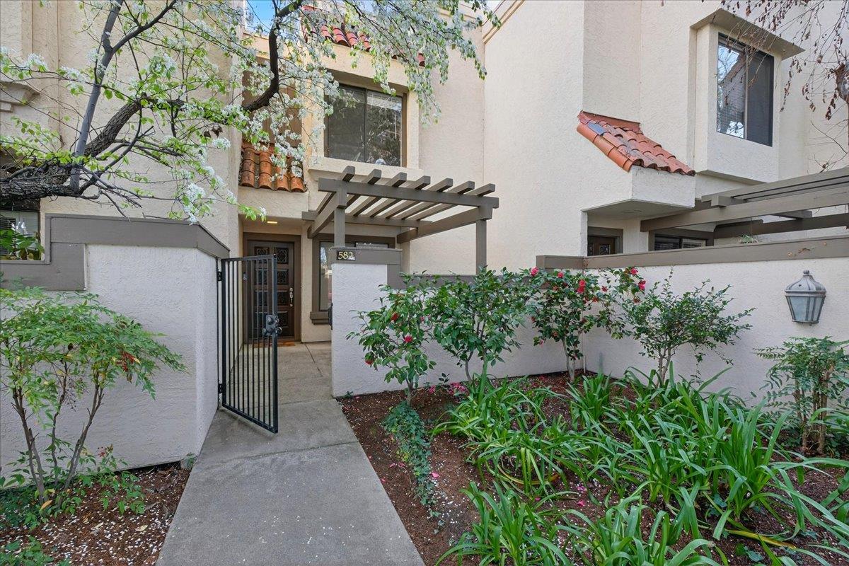 Front Image Thumbnail for ML82035029