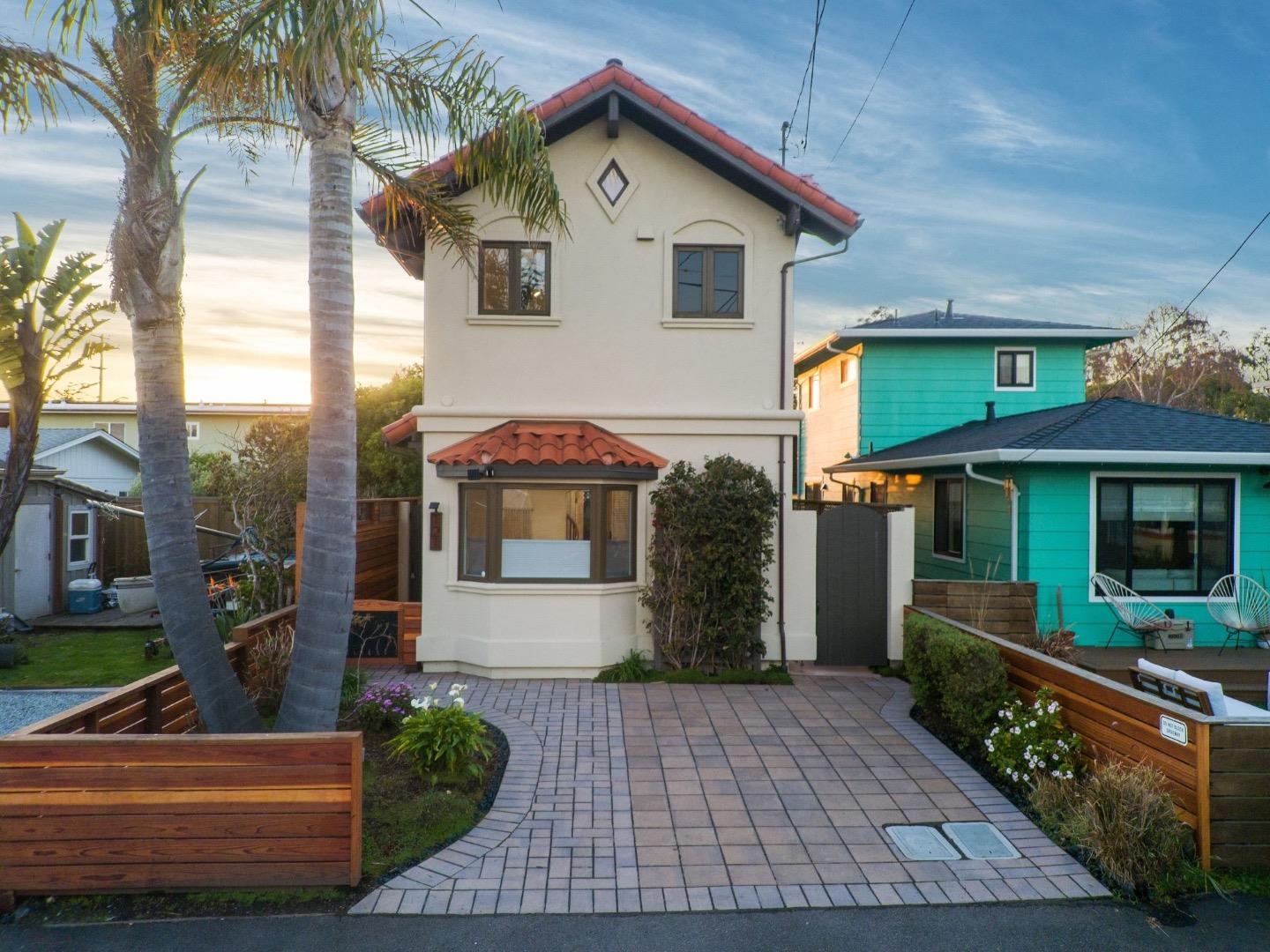 Front Image Thumbnail for ML82035037