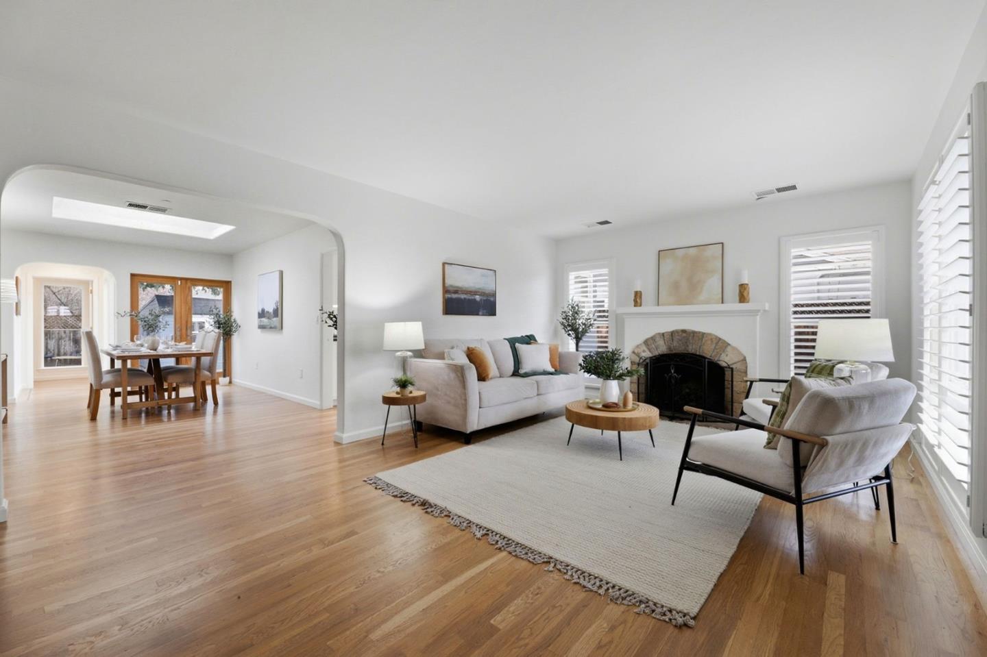 Front Image Thumbnail for ML82035102