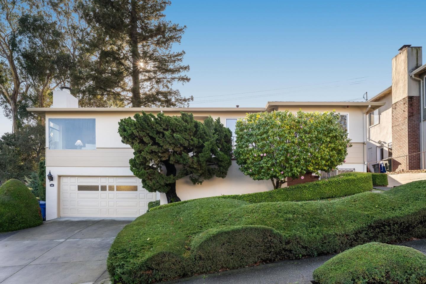 Front Image Thumbnail for ML82035176