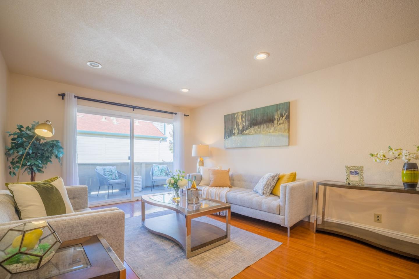 Front Image Thumbnail for ML82035311