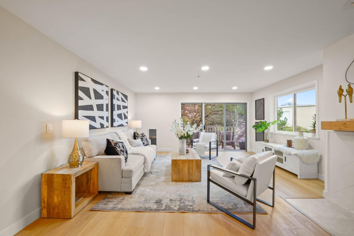 Front Image Thumbnail for ML82035314