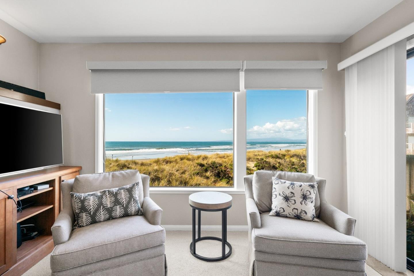 Front Image Thumbnail for ML82035378