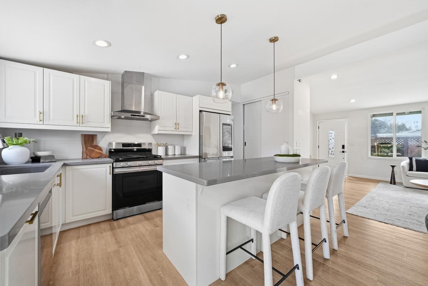 Front Image Thumbnail for ML82035385