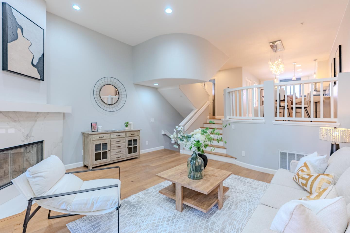 Front Image Thumbnail for ML82035444