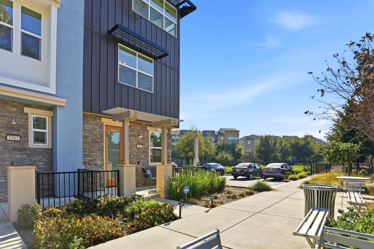 Front Image Thumbnail for ML82035480