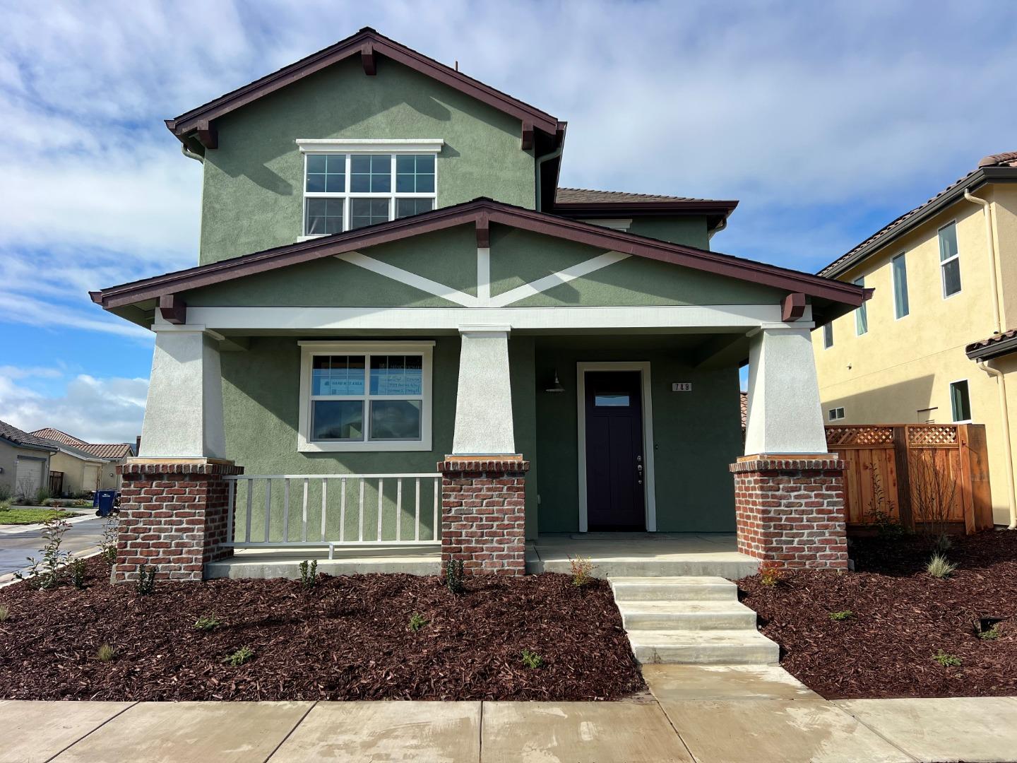 Front Image Thumbnail for ML82035502