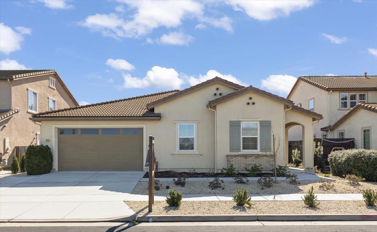 Front Image Thumbnail for ML82035508