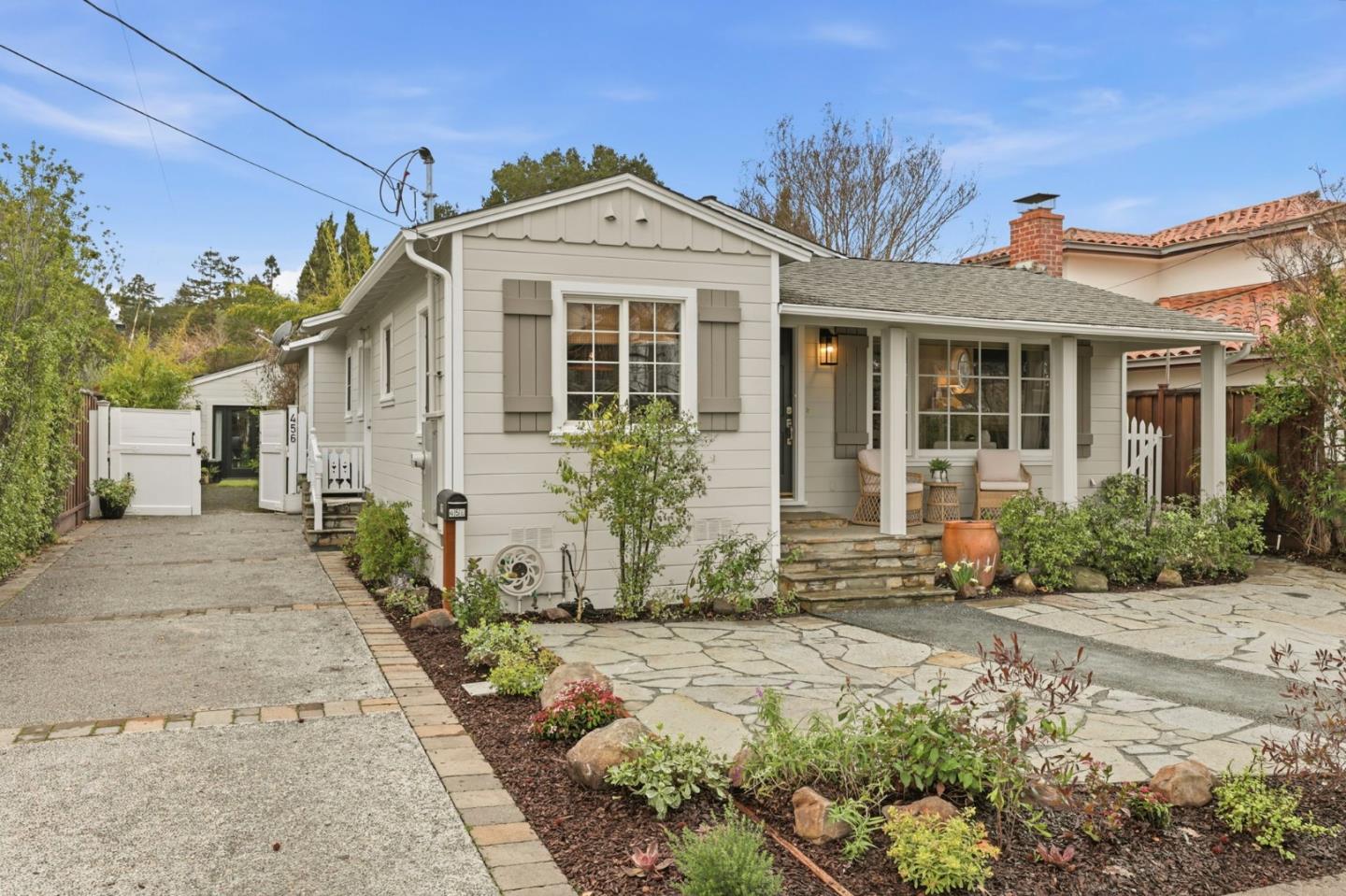 Front Image Thumbnail for ML82035542