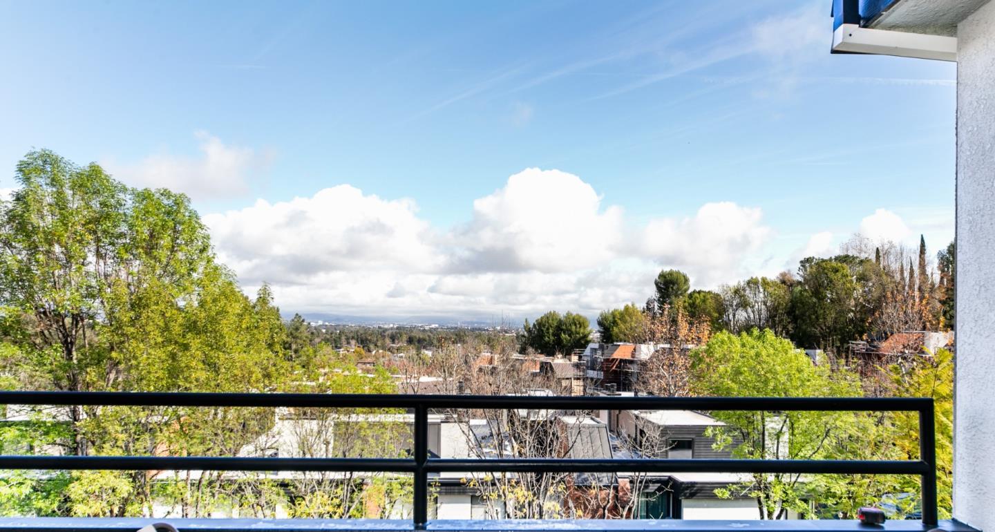 Front Image Thumbnail for ML82035549