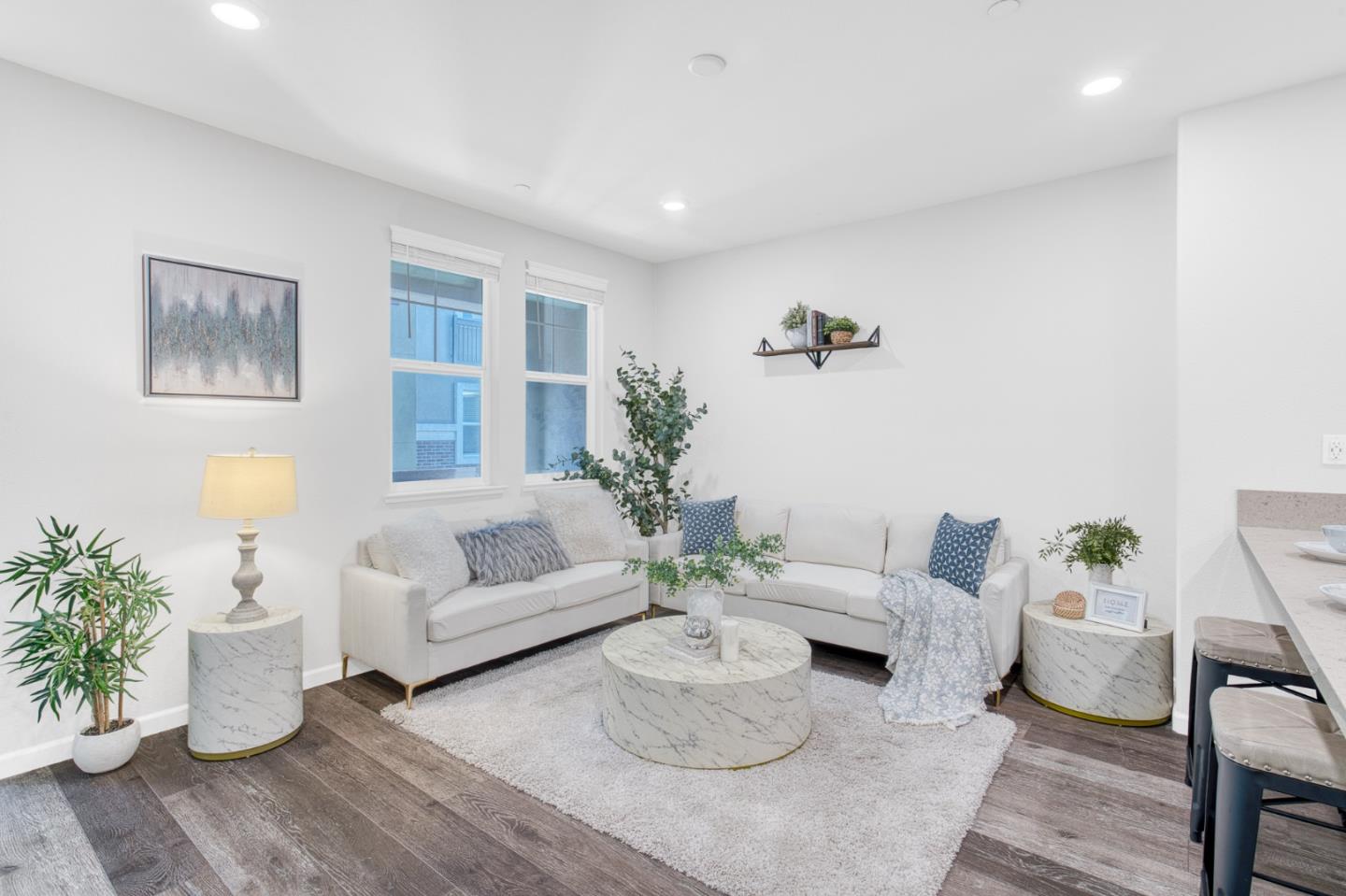 Front Image Thumbnail for ML82035554