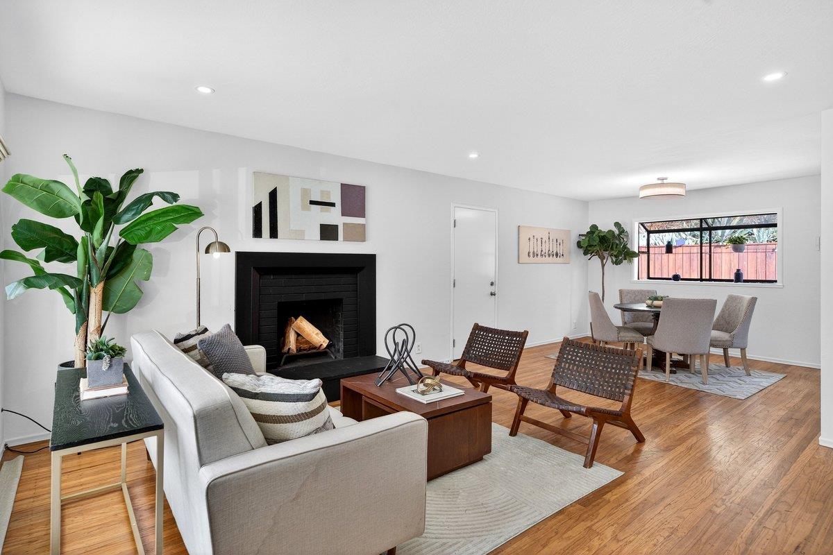 Front Image Thumbnail for ML82035618