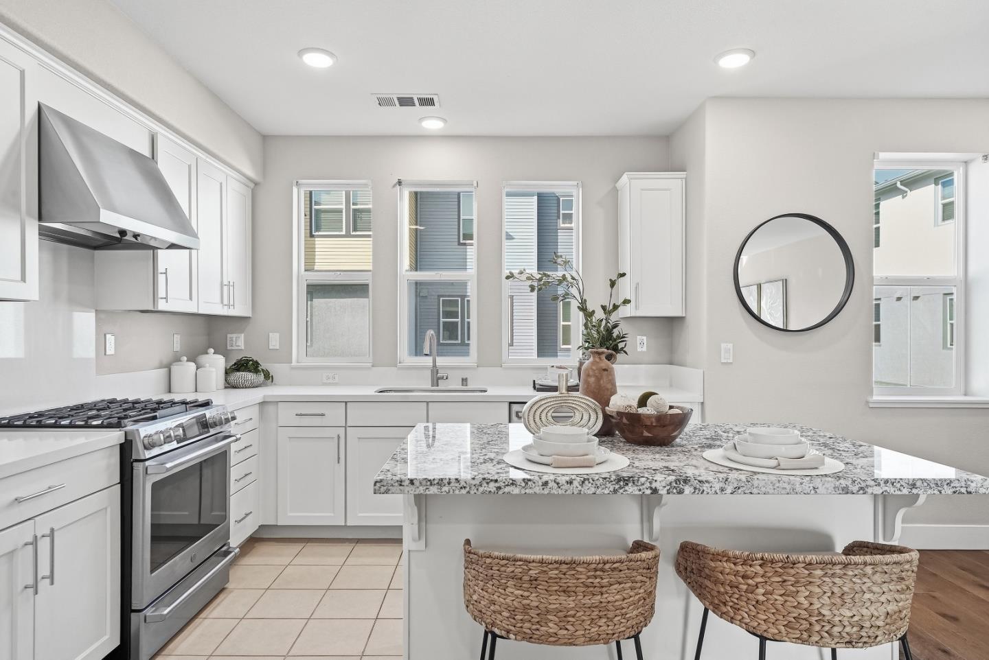 Front Image Thumbnail for ML82035646