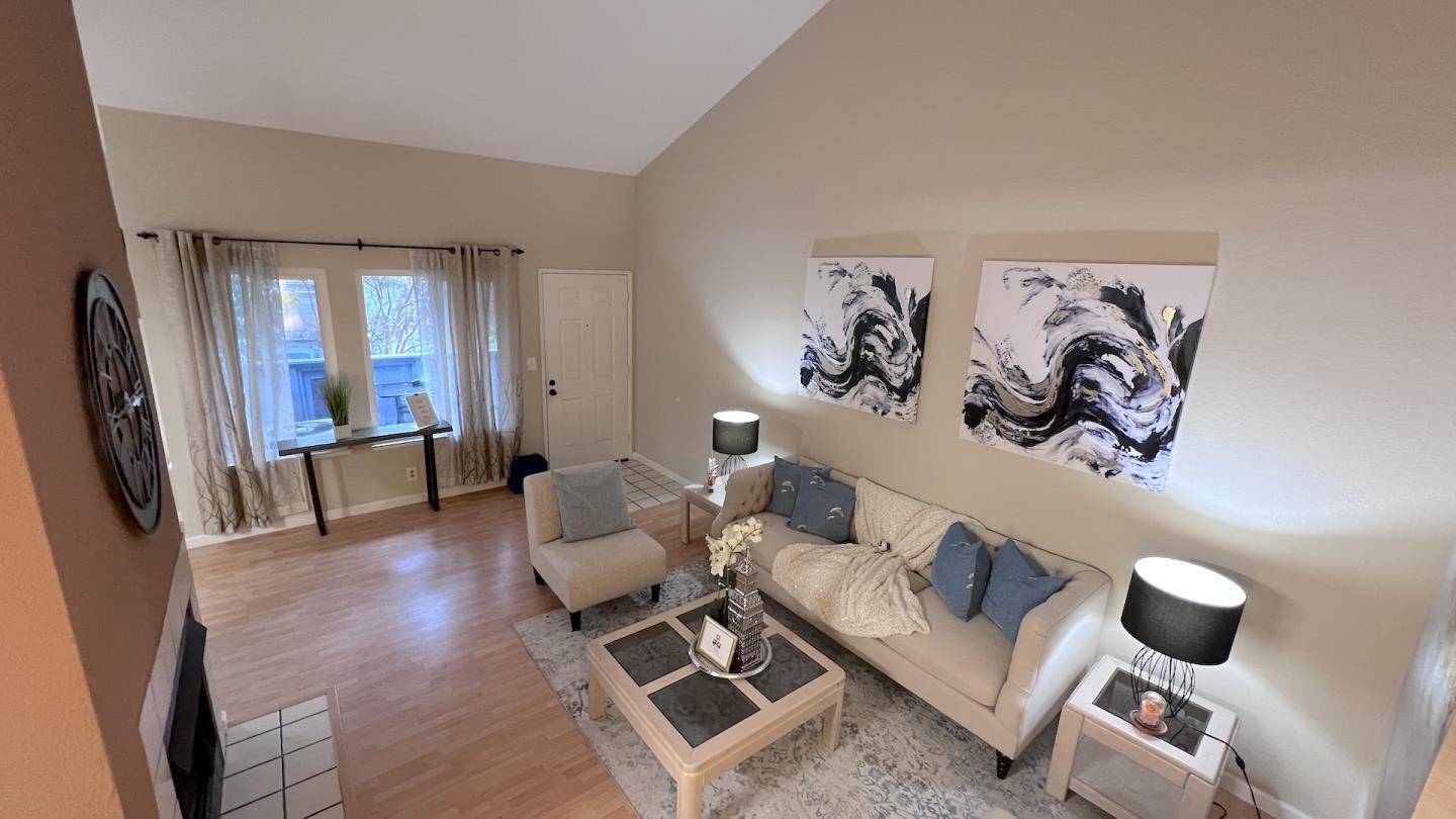 Front Image Thumbnail for ML82035648