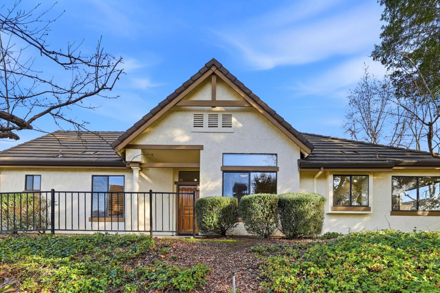 Front Image Thumbnail for ML82035660