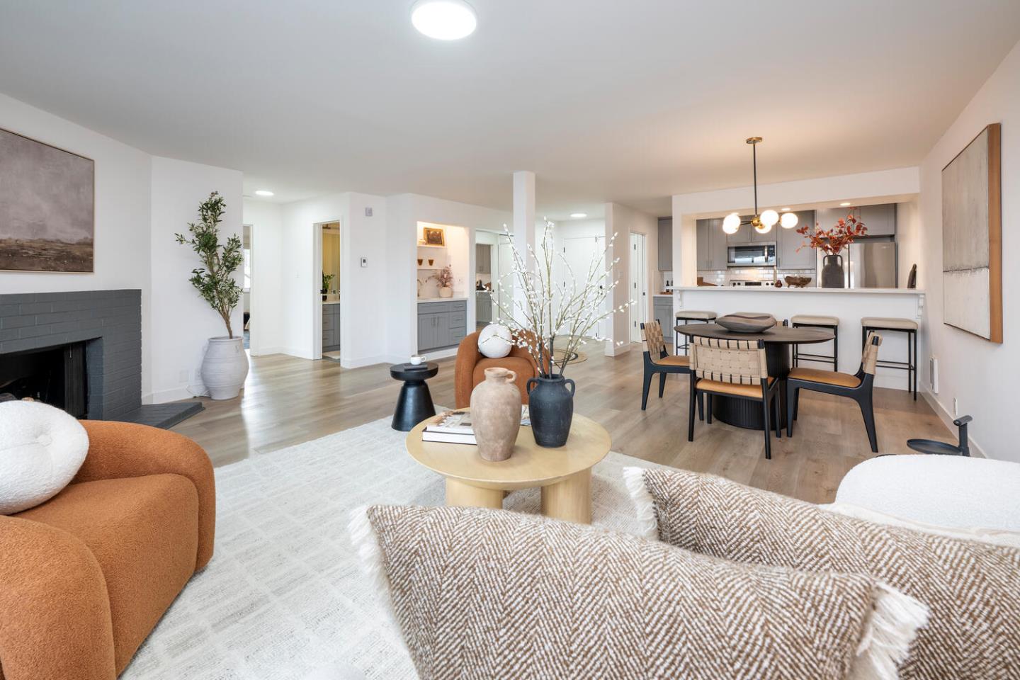 Front Image Thumbnail for ML82035670