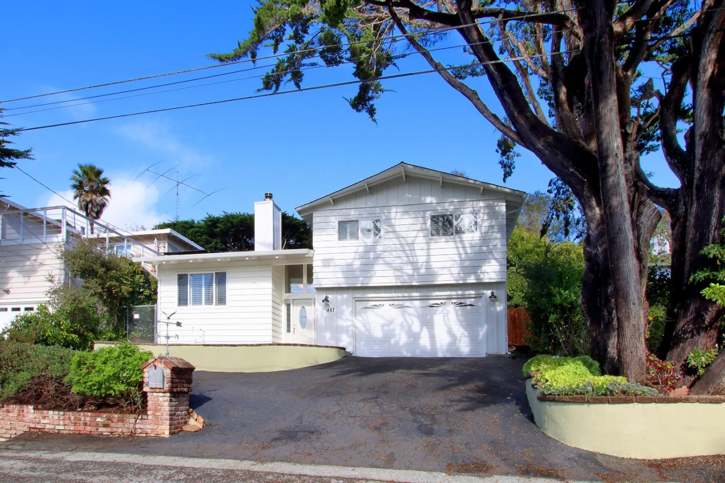 Front Image Thumbnail for ML82035694