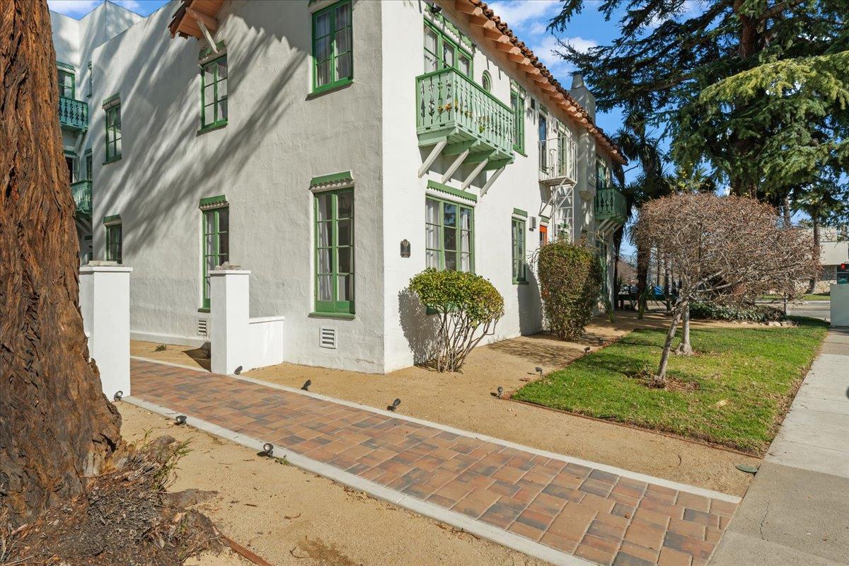 Front Image Thumbnail for ML82035712