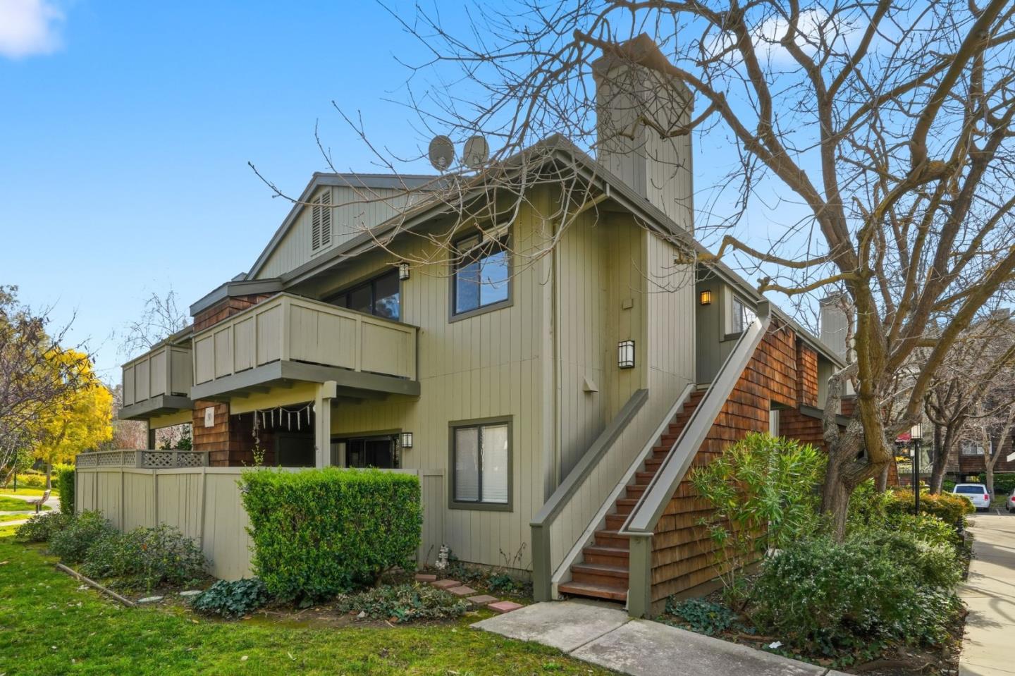 Front Image Thumbnail for ML82035718