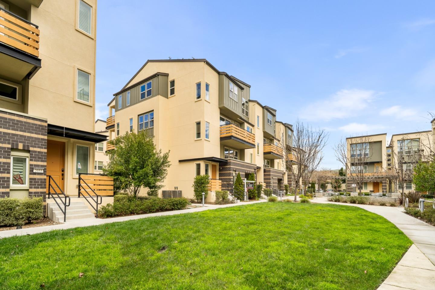 Front Image Thumbnail for ML82035726