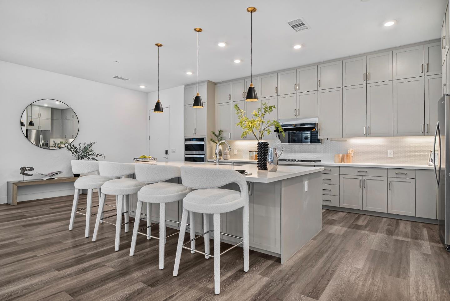 Front Image Thumbnail for ML82035770