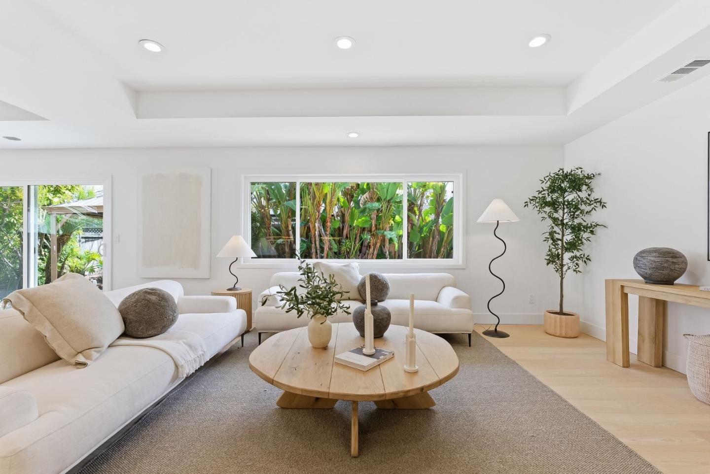 Front Image Thumbnail for ML82035781