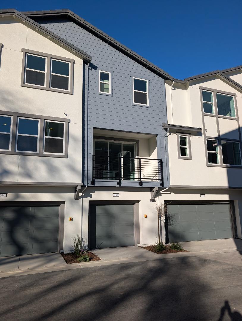 Front Image Thumbnail for ML82035806