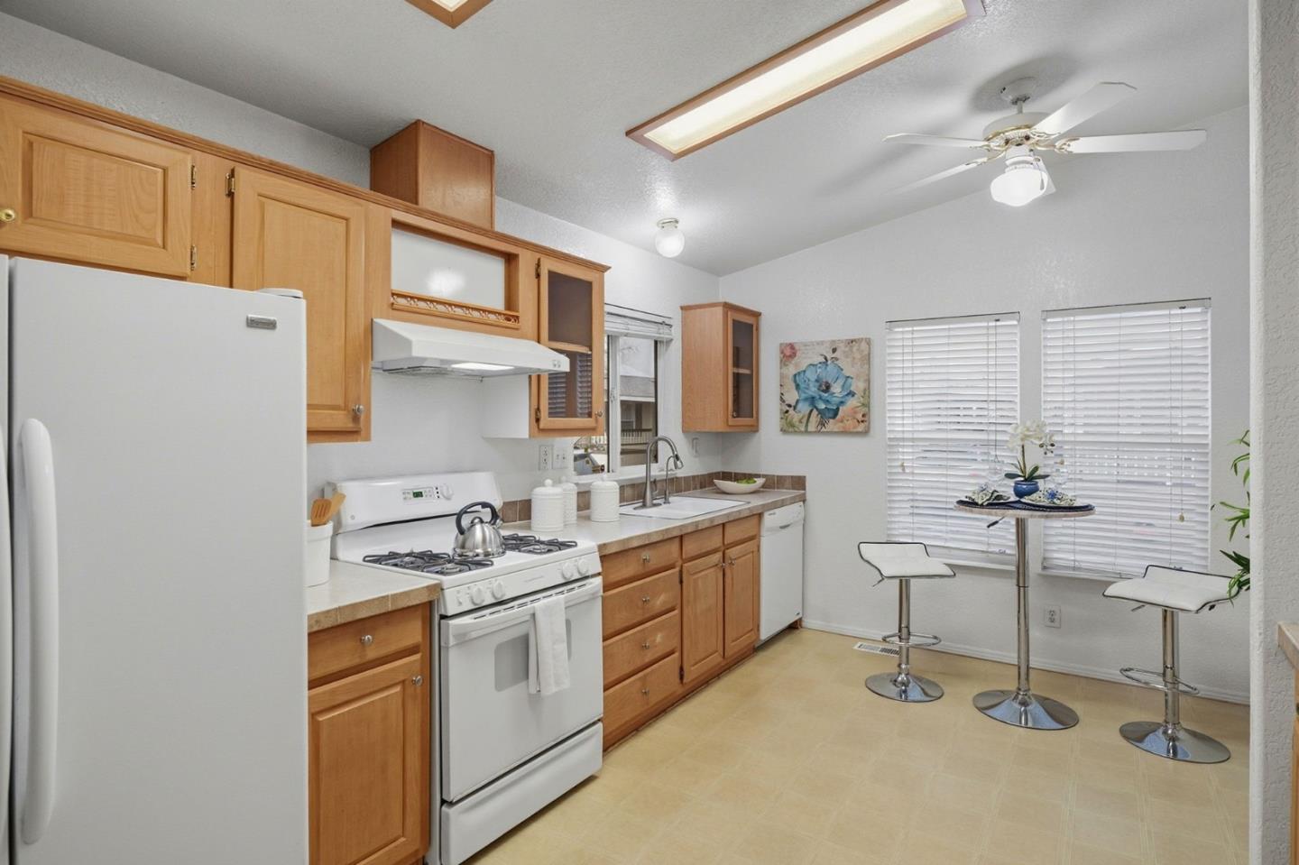 Front Image Thumbnail for ML82035882