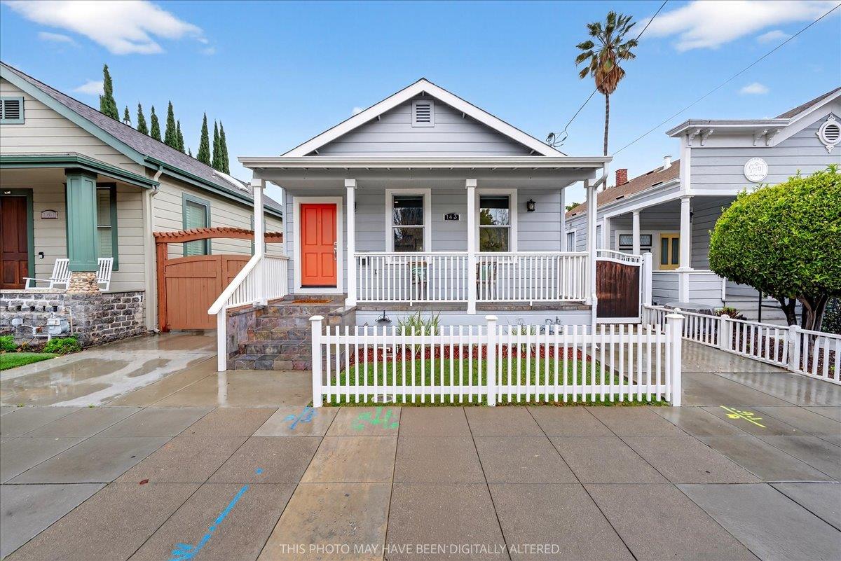 Front Image Thumbnail for ML82035952