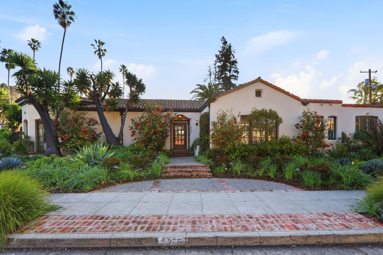 Front Image Thumbnail for ML82035953