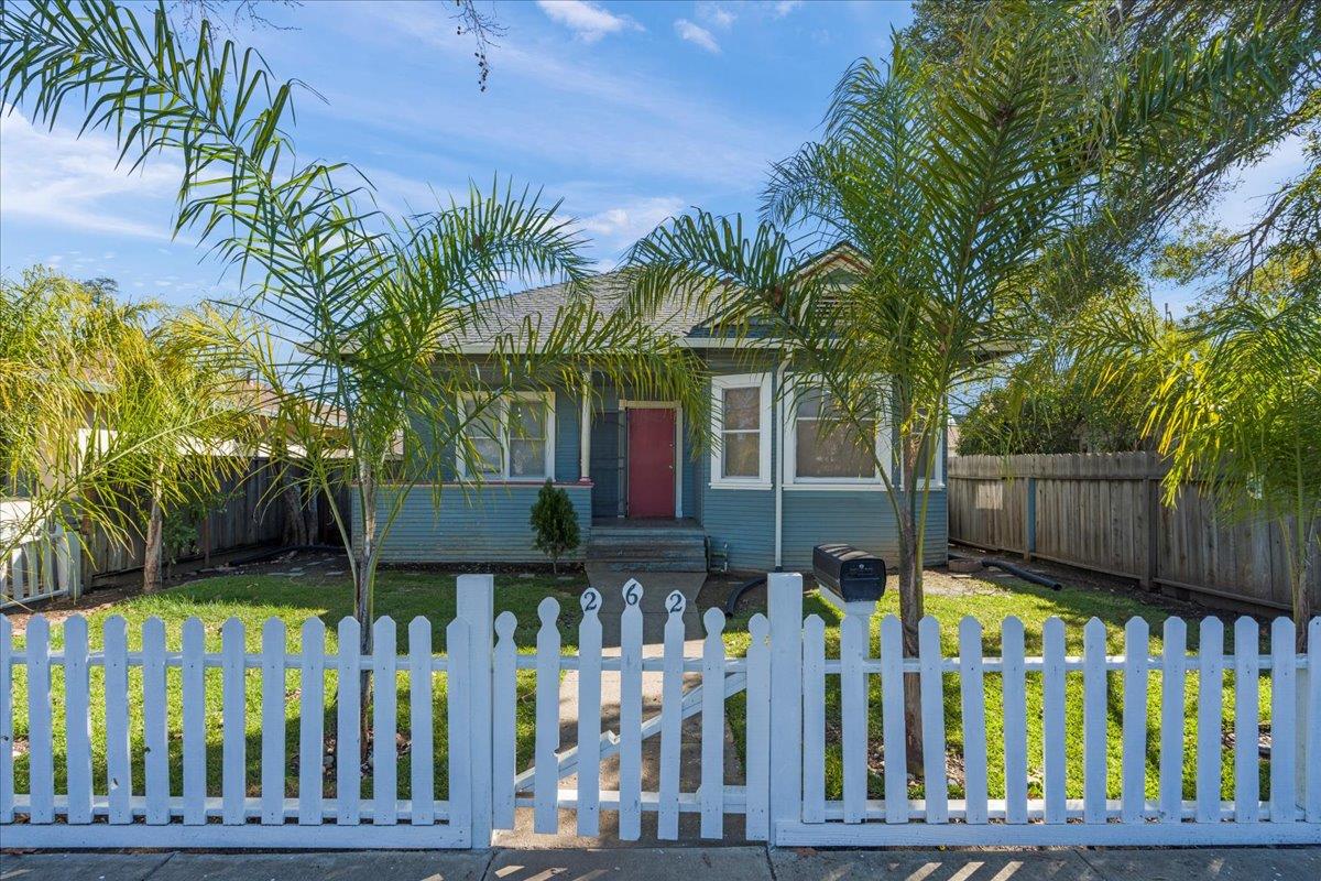 Front Image Thumbnail for ML82035981