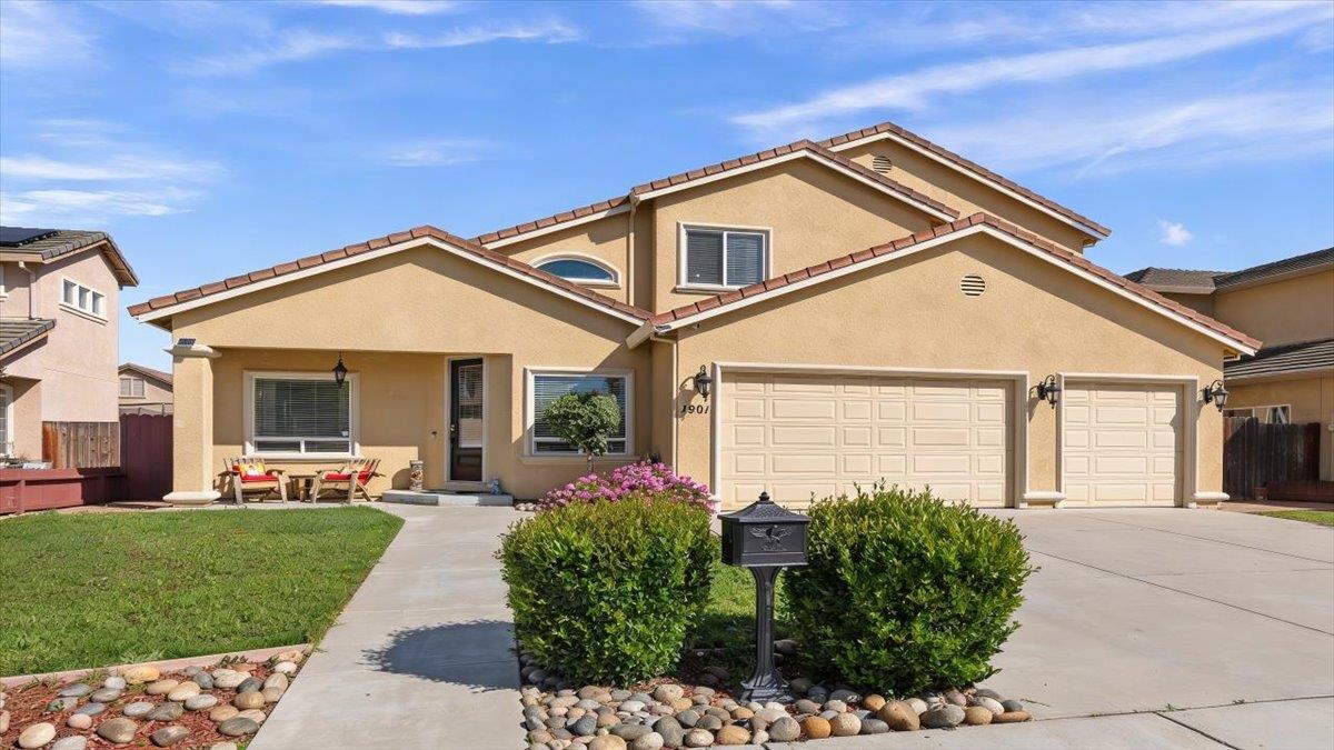 Front Image Thumbnail for ML82035987