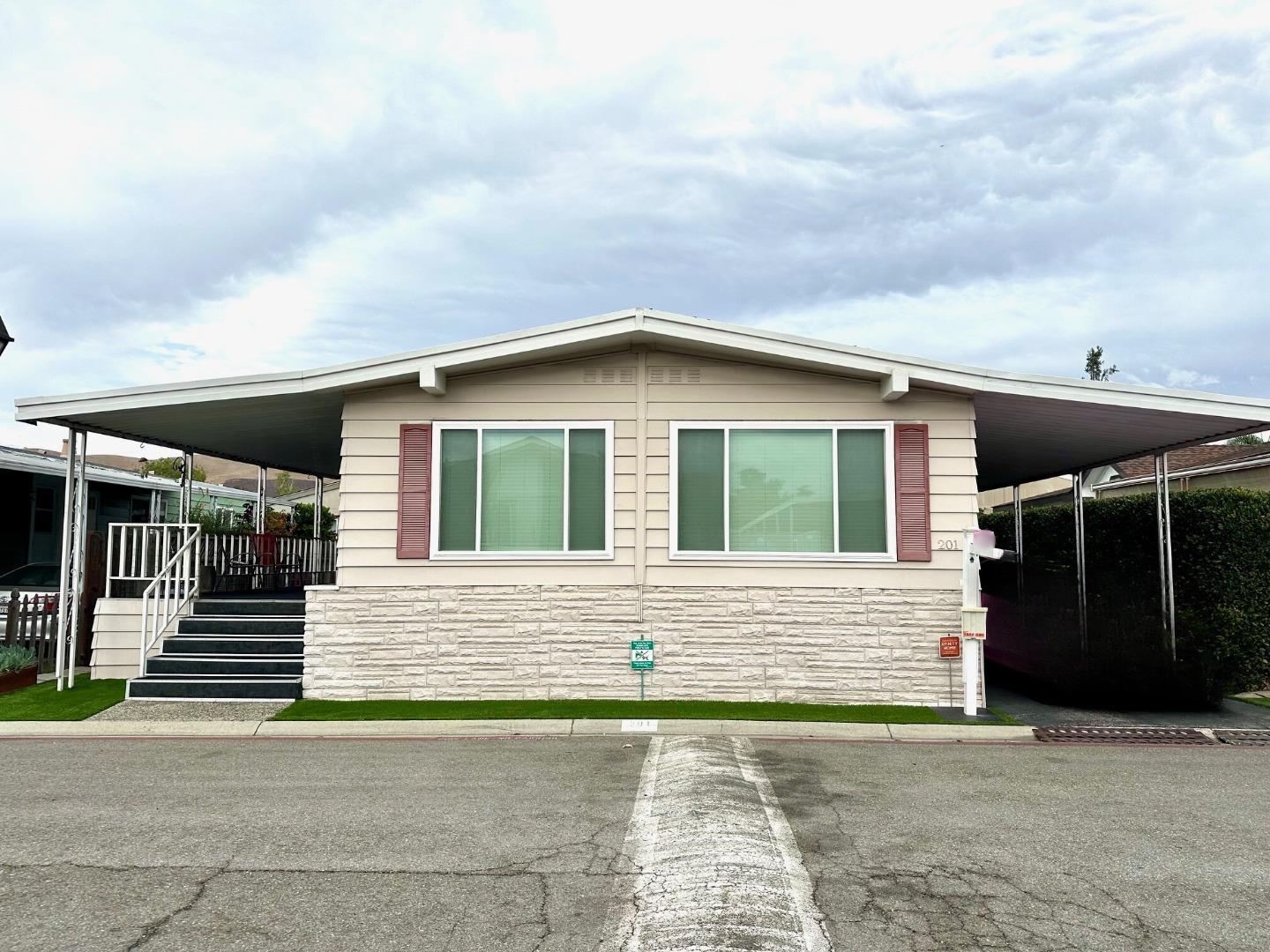 Front Image Thumbnail for ML82036042