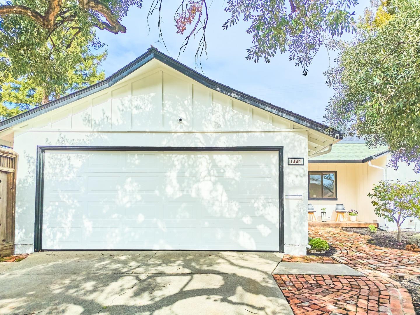 Front Image Thumbnail for ML82036135