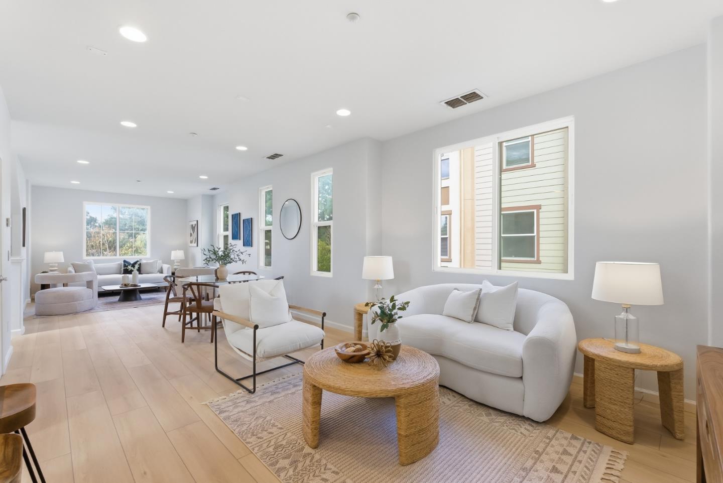 Front Image Thumbnail for ML82036183