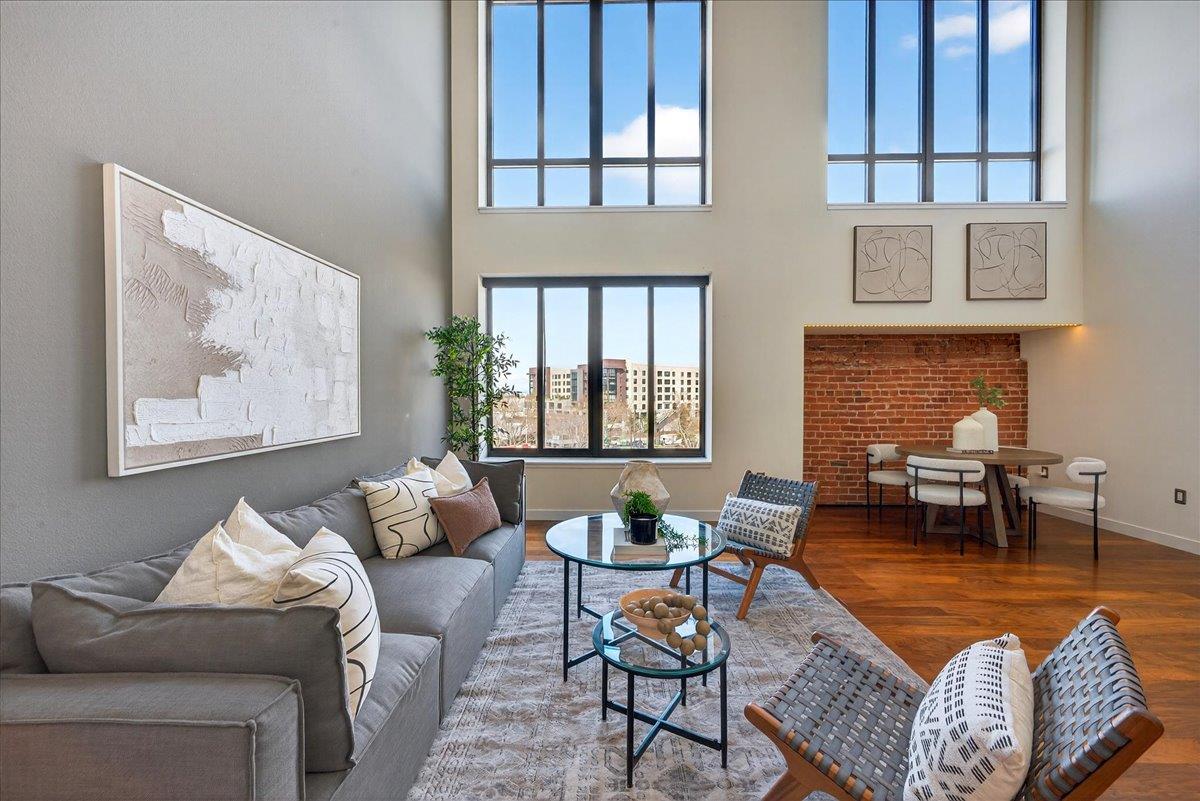 Front Image Thumbnail for ML82036217