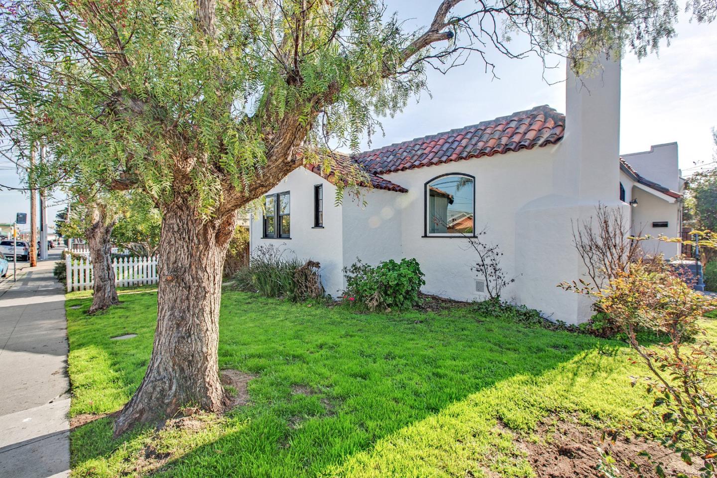 Front Image Thumbnail for ML82036247