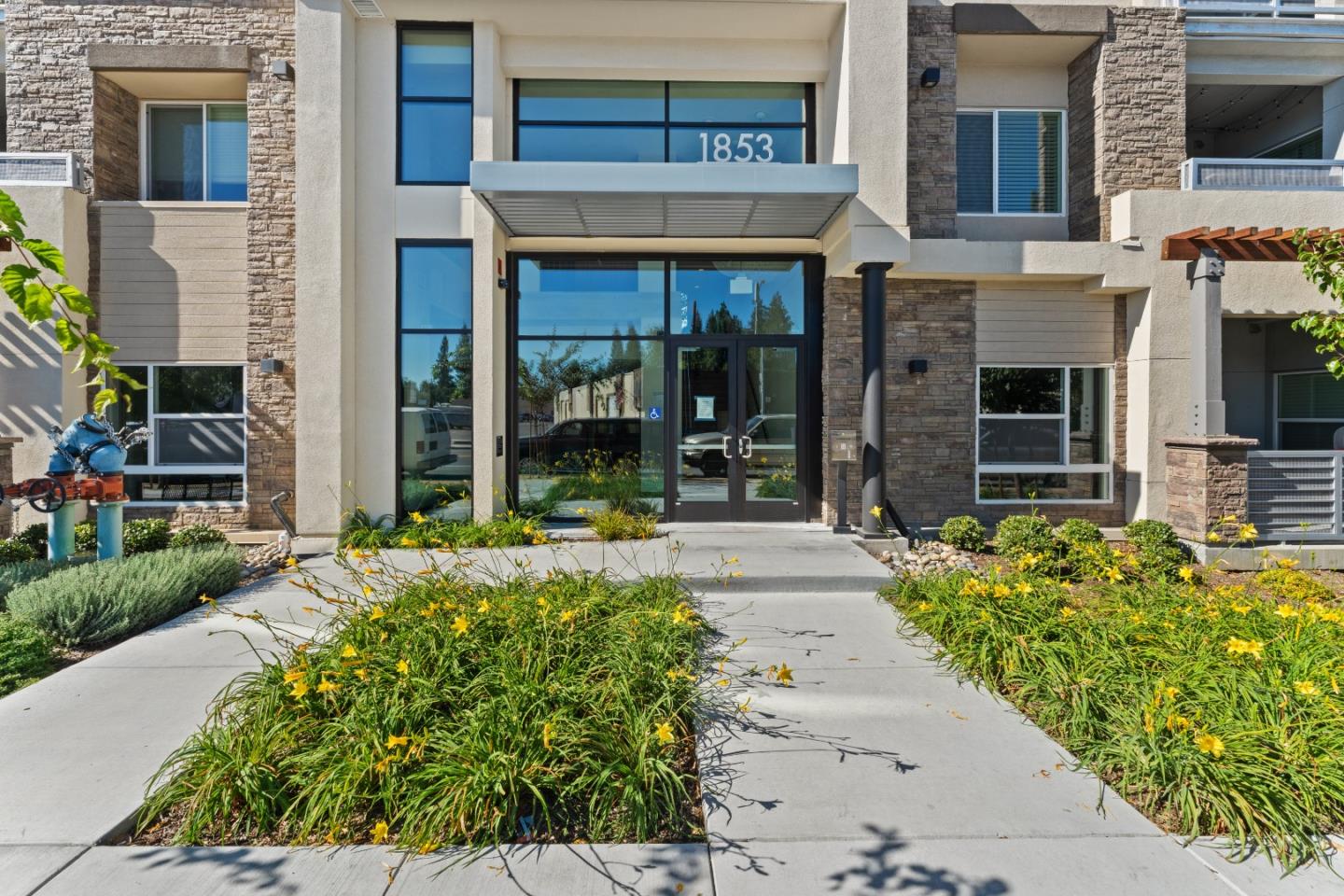 Front Image Thumbnail for ML82036250