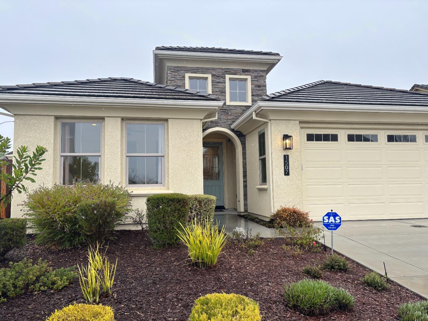 Front Image Thumbnail for ML82036277