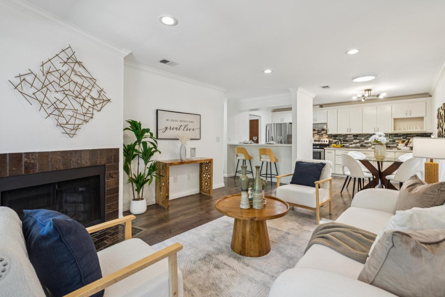 Front Image Thumbnail for ML82036355