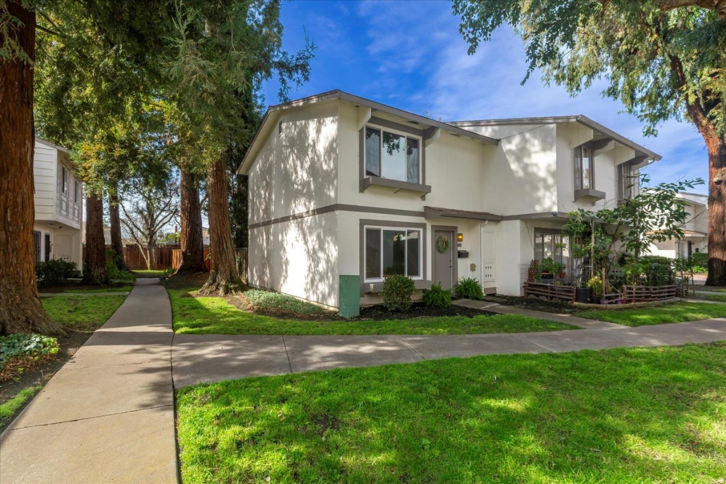 Front Image Thumbnail for ML82036393