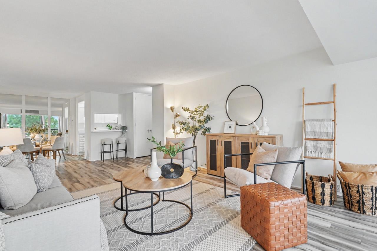 Front Image Thumbnail for ML82036395