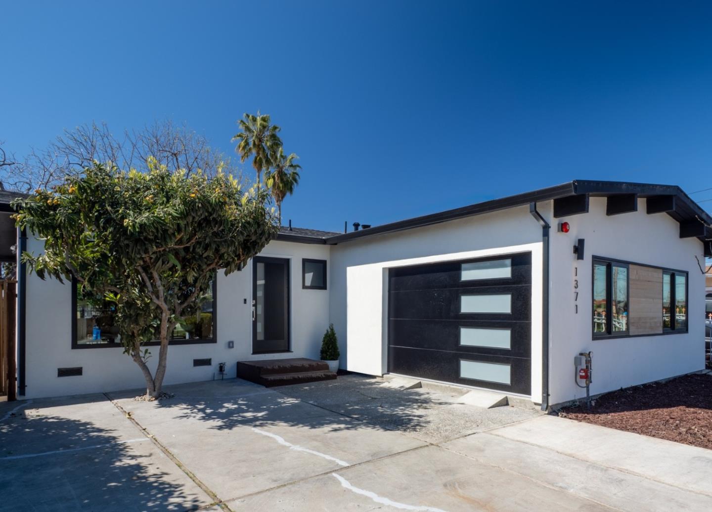 Front Image Thumbnail for ML82036402