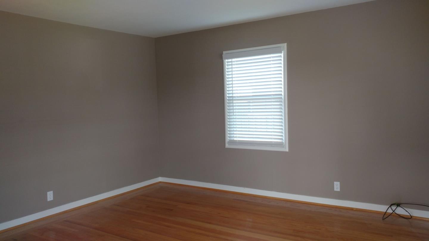 Front Image Thumbnail for ML82036423