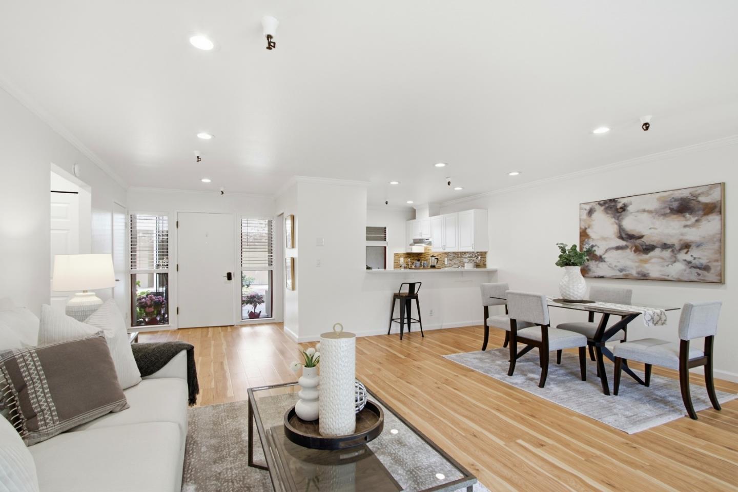 Front Image Thumbnail for ML82036434